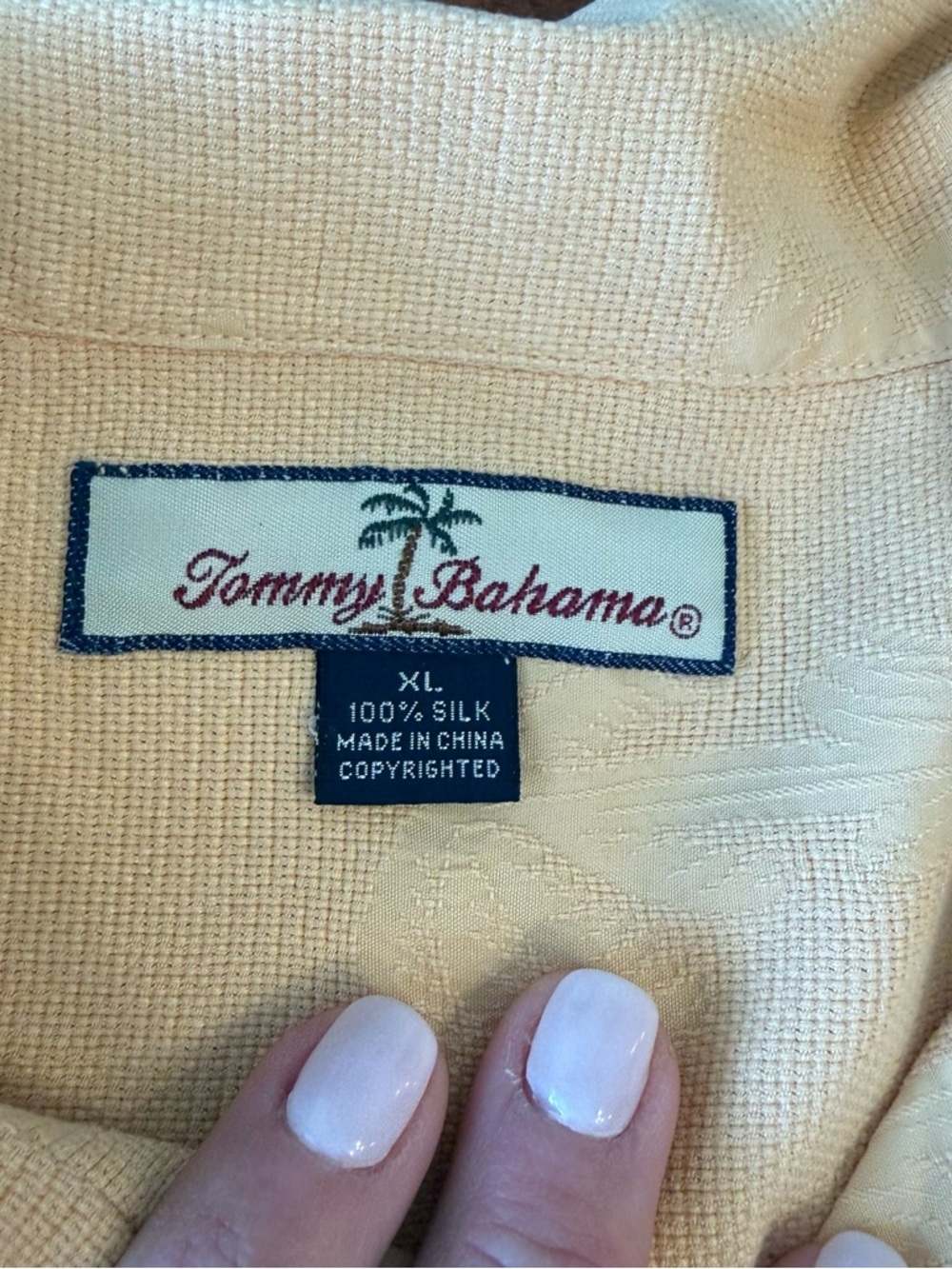 Tommy Bahama Men’s Short-Sleeve Button-Down Shirt in Light Yellow 100% silk XL - Picture 2 of 8